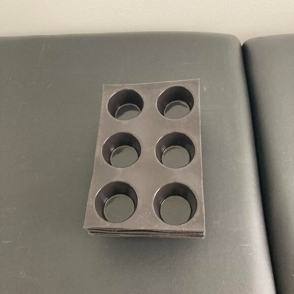 Flexipan® Nonstick Silicone Muffin Mold, 6-Well-USED once - Picture 4 of 4